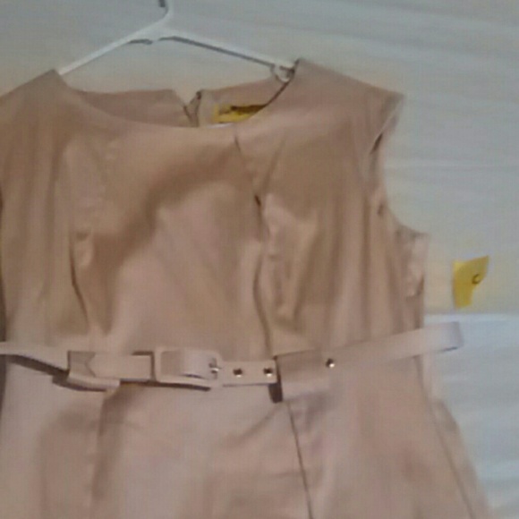 Dress - Picture 2 of 3