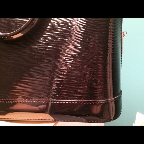 ✖️✖️✖️ SOLD Louis Vuitton Alma PM in Patent Epi - Picture 2 of 4
