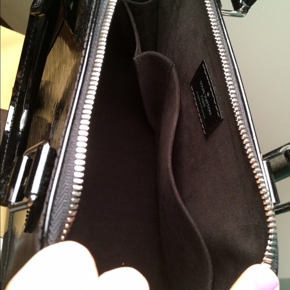 ✖️✖️✖️ SOLD Louis Vuitton Alma PM in Patent Epi - Picture 4 of 4