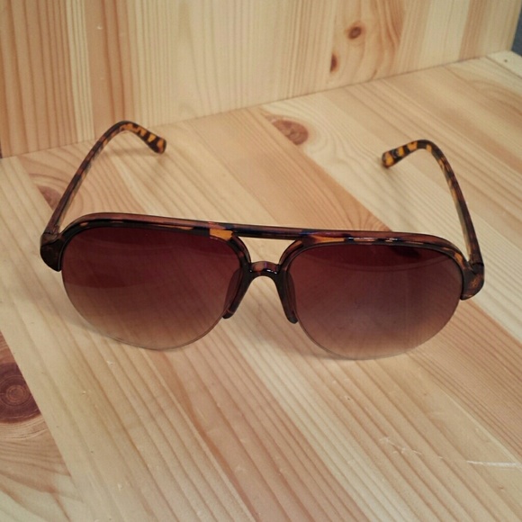 Flashy 44s Leopard Sunglasses