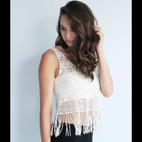 Crochet Fringe Crop Top - Picture 3 of 4