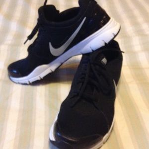 Women's Nike Roshe   BRAND NEW