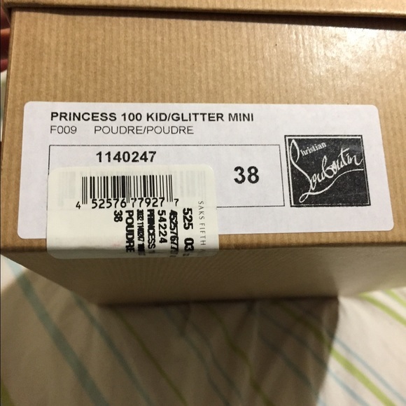 🎉Christian Louboutin🎉host pick💕SOLD - Picture 3 of 4