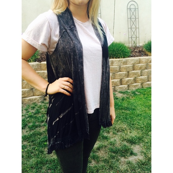 Black acid wash vest for FESTIVALS
