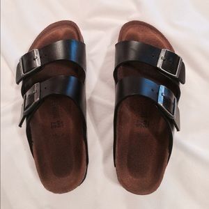 Size 7, Arizona Black Birkenstocks