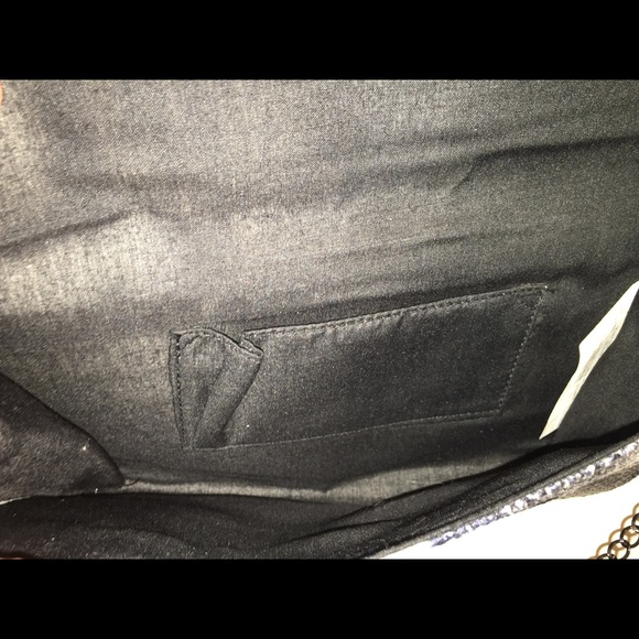 Purple Python print clutch - Picture 4 of 4