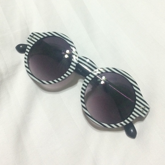 Aeropostale sunglasses