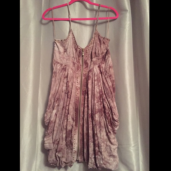 Dress tye dyed with zipper