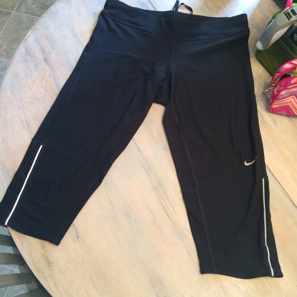 Nike dry fit running crops