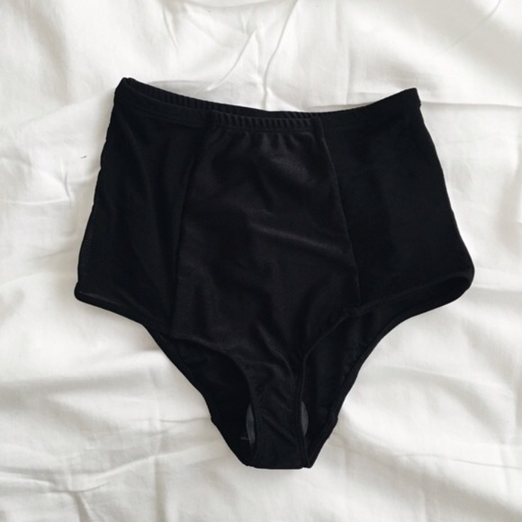 AA high waist briefs🌿