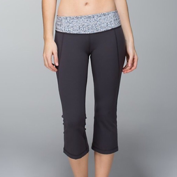 Lululemon Gather and Crow Crop Petite Fleur