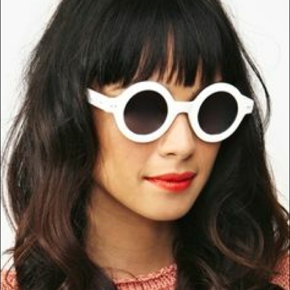 Chic shades