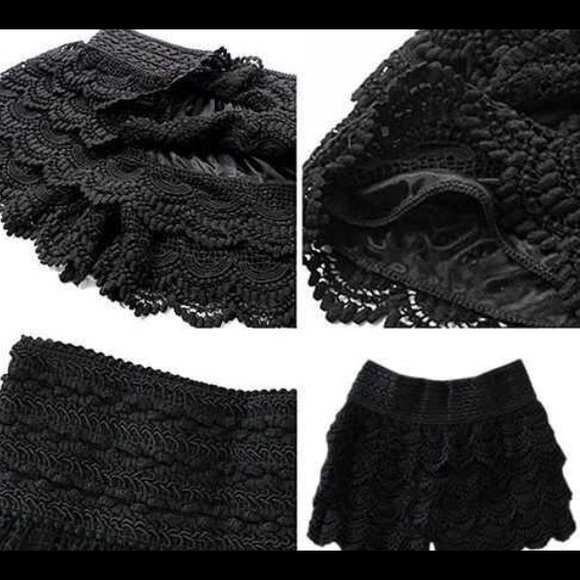 PCW Crotchet Lace Shorts - Picture 3 of 4