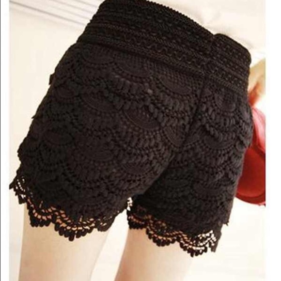 PCW Crotchet Lace Shorts - Picture 4 of 4