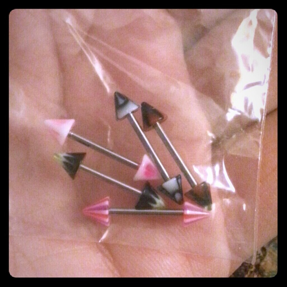 5 nipple rings BRAND NEW NOT USED