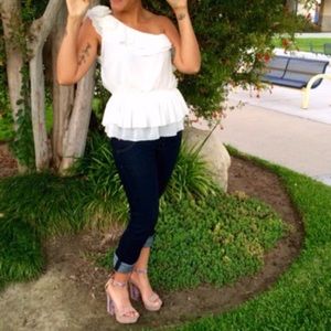 Cecice White Ruffle top