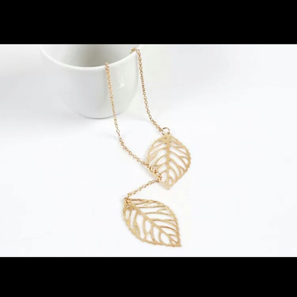 🎉SOLD CJCATE  Gold Sterling Silver Leaf Necklace - Picture 3 of 4