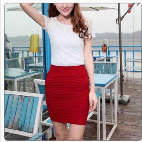 Red Comfy & Stretchy Skirt - Picture 3 of 4