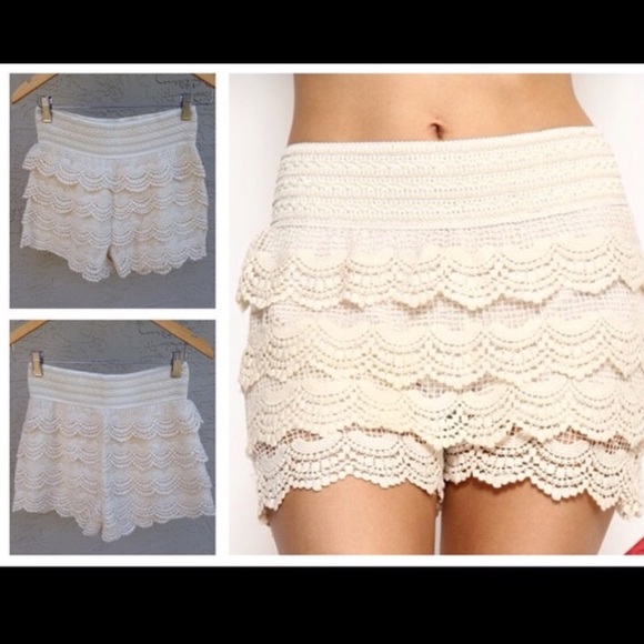 Beige Crotchet lace Shorts - Picture 2 of 4