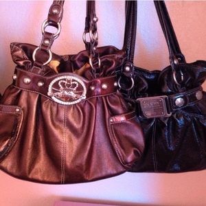 Kathy Van Zeeland Handbags❤️