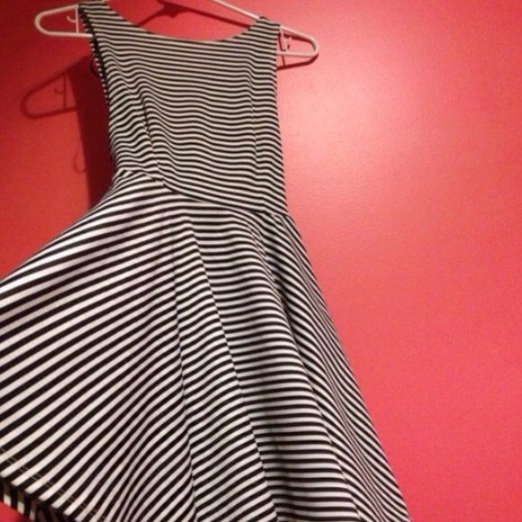 LF striped lowback dress - Picture 2 of 4