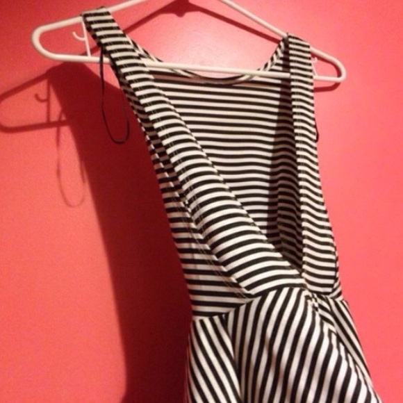 LF striped lowback dress - Picture 4 of 4