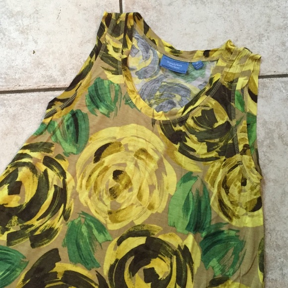 Vera wang sleeveless summer top