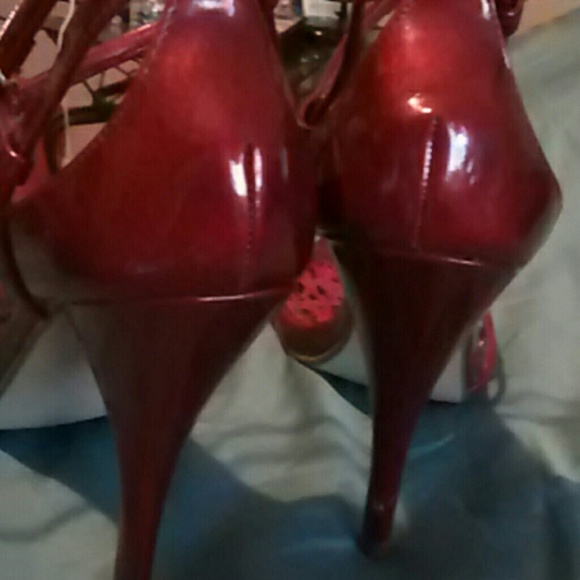 Shoes - Picture 3 of 4