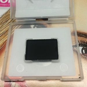 Coal mineral eye color