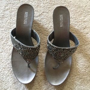 Kenneth Cole gray sandals