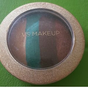 Beautiful Victoria's Secret Eyeshadow Compact