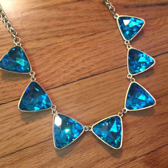 Beautiful & NEW blue crystal necklace - Picture 4 of 4