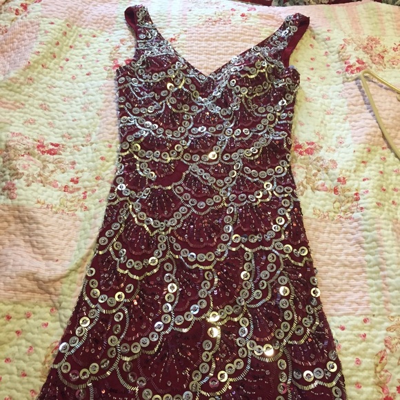 Red short sequent prom dress