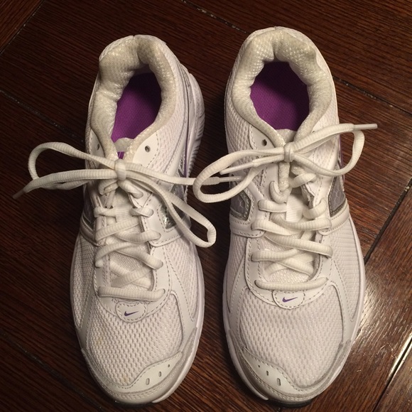 NWOT Nike Sneakers White