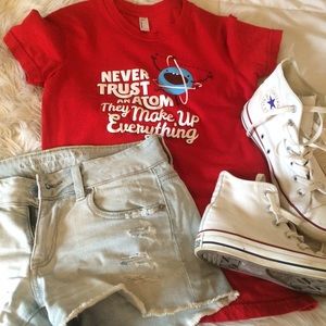AA "never trust an atom" shirt