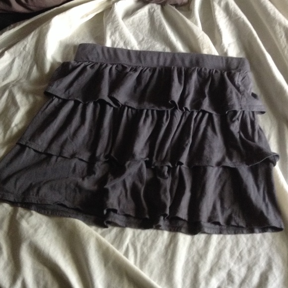 Ruffled 3 tier grey mini skirt
