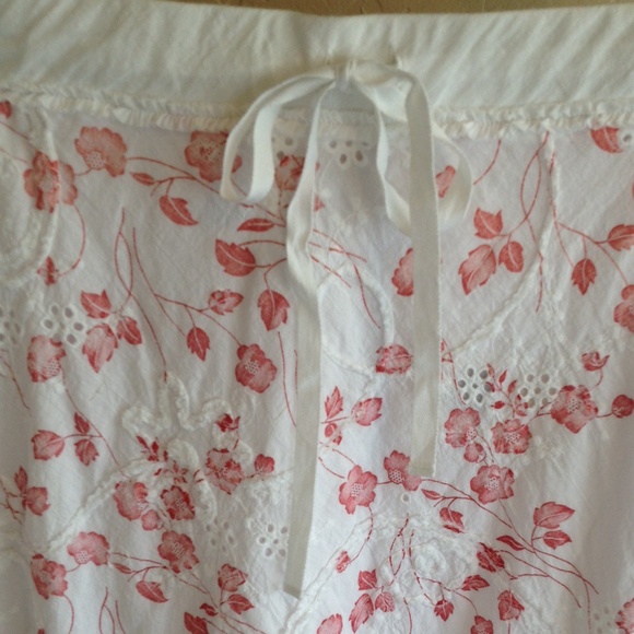 Max Studio white and red eyelet skirt