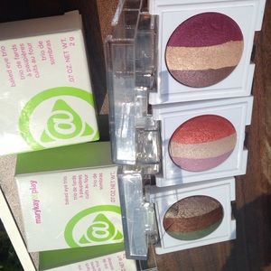 Baked eye trio eyeshadow