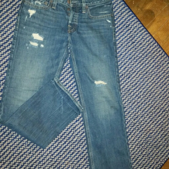 ITS A STEAL!! Hollister men's jeans