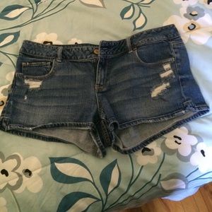 American Eagle light destroyed shorts