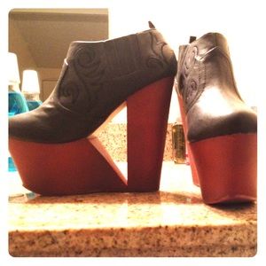 Brand new black heels platform!