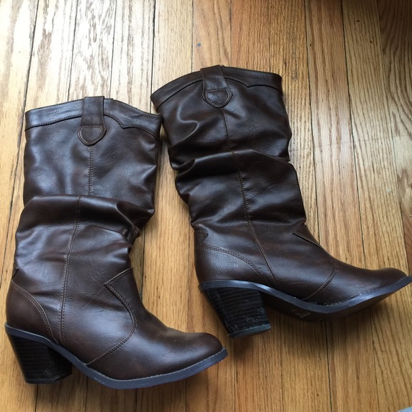 Brown boots from soda!