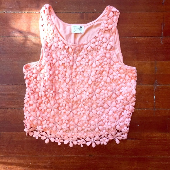 Very cute pink crop top with flower details