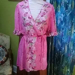 BETSEY JOHNSON......beautiful floral robe...EUC!!!