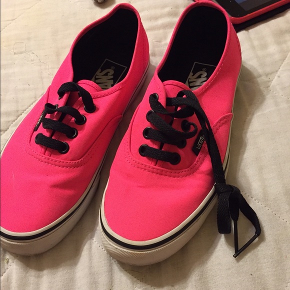 Hot pink size 6 vans