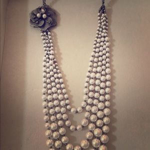 New York & Company fashion necklace