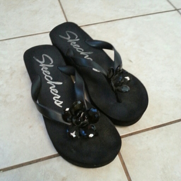 Thick sketcher sandals