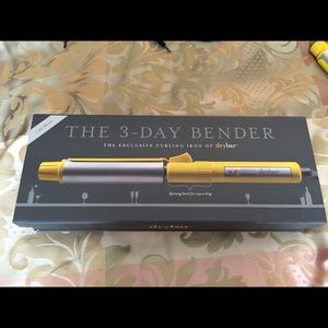 Drybar 1.25 barrel curling iron