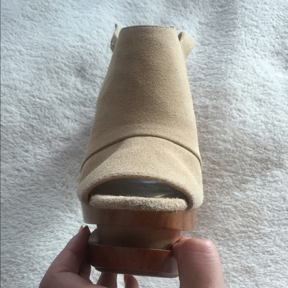 Jessica Simpson wedges - Picture 2 of 2