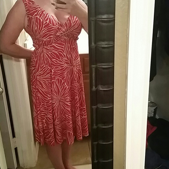 Flowy empire waist red/beige dress